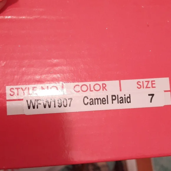 Shoes - Picture 4 of 4